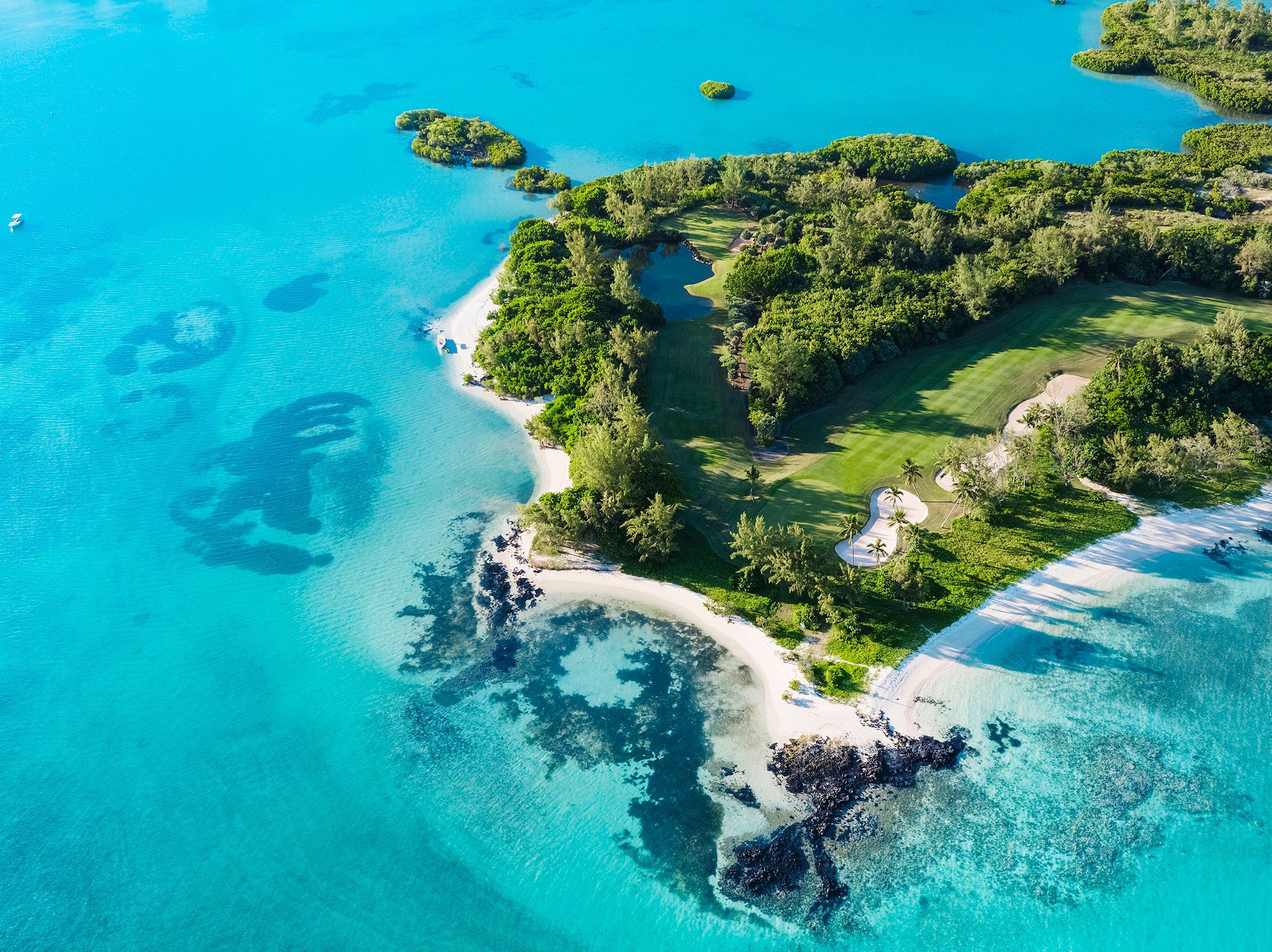 Mauritius island golf course destination for golf holidays in south africa